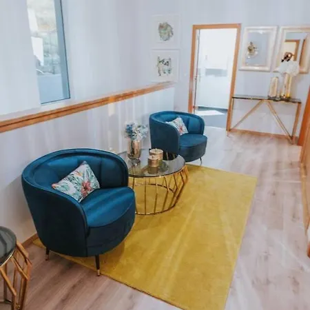 Hotel Beautiful 3-bed House In 4*
