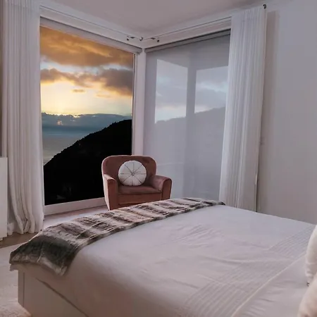 Beautiful 3-bed House In 4* Arco da Calheta (Madeira)