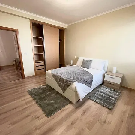 Beautiful 3-bed House In 4*